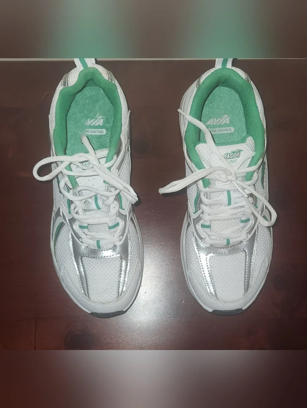 Avia Women's White & Mint Athletic 5000 Sneakers Size 8
